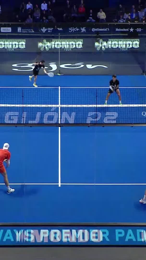 Augsburger hits an unreachable smash